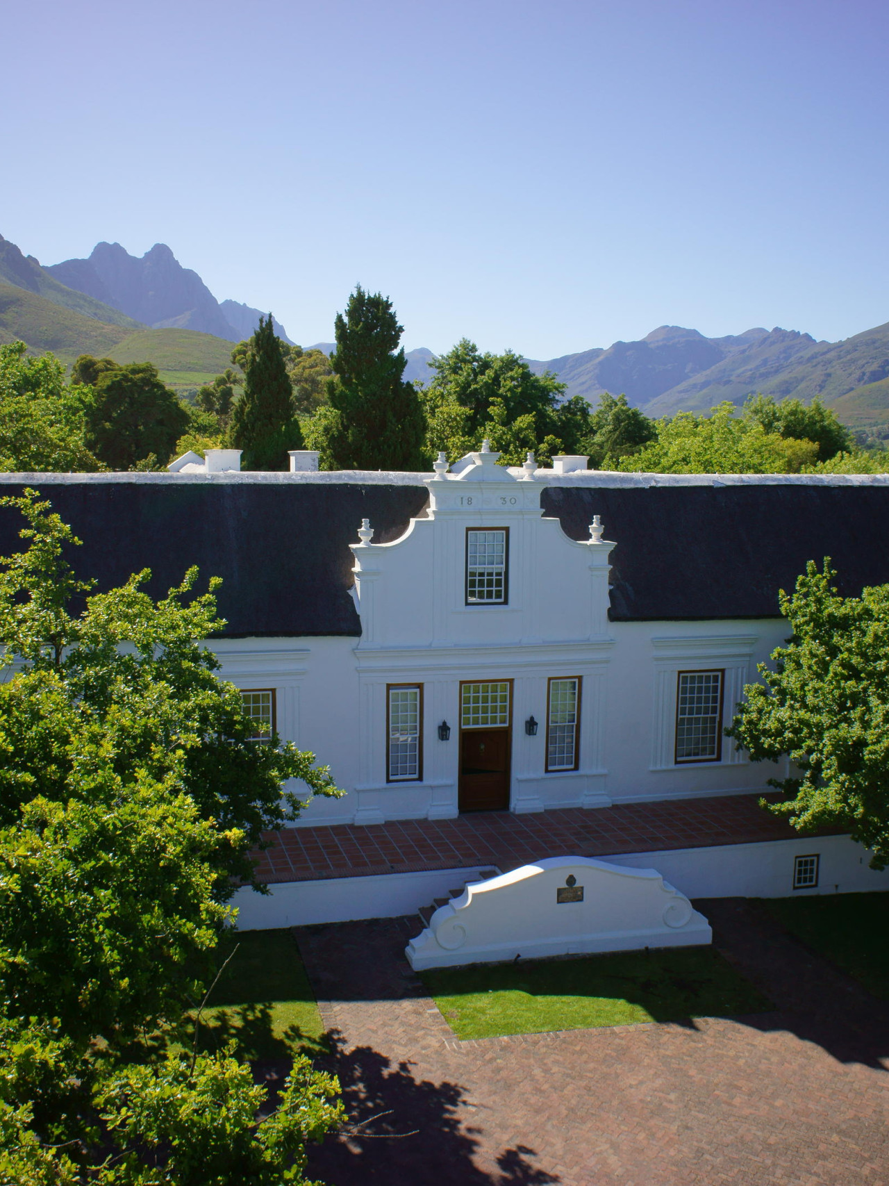 Eingebettet beim idyllischen Jonkershoek-Tal von Stellenbosch