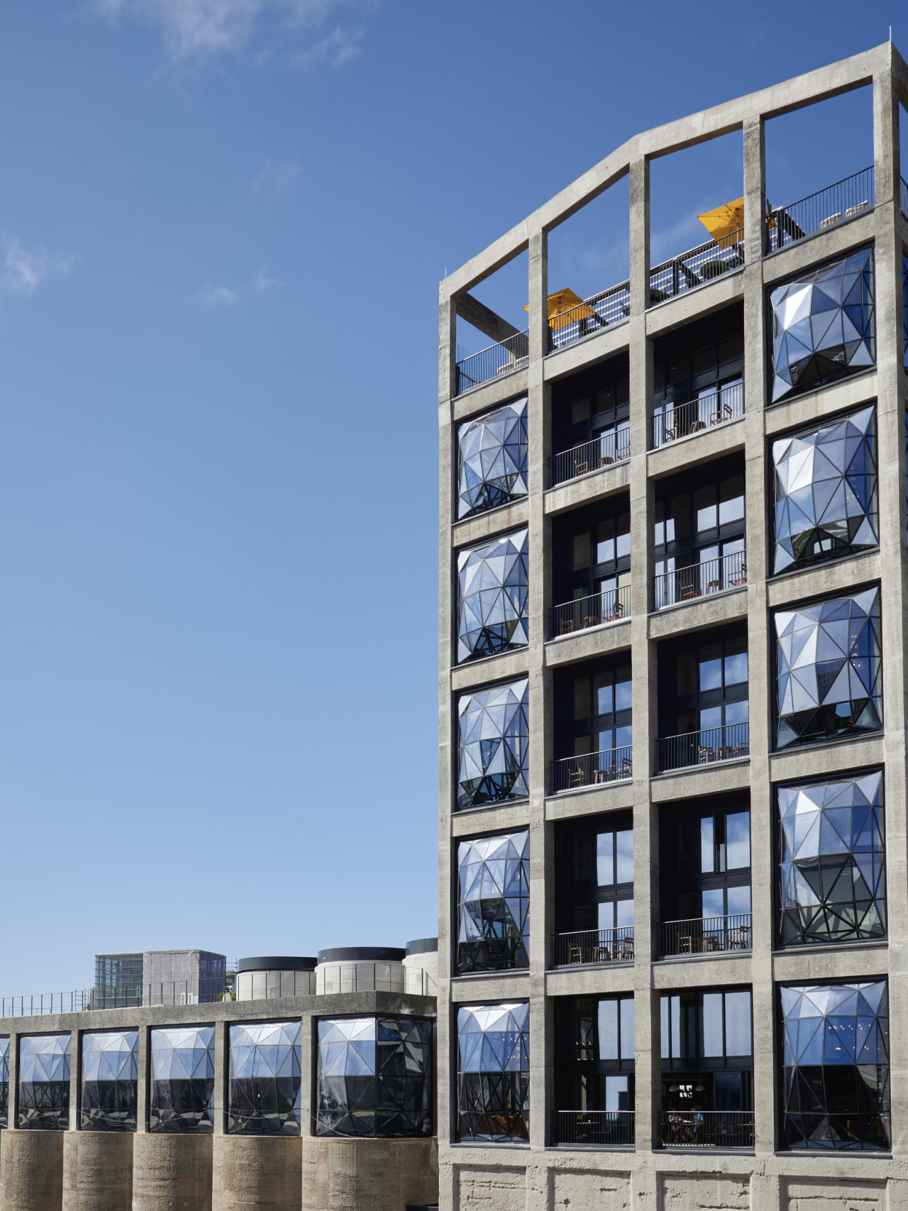 Architektonische Meisterwerk thront über der Waterfront